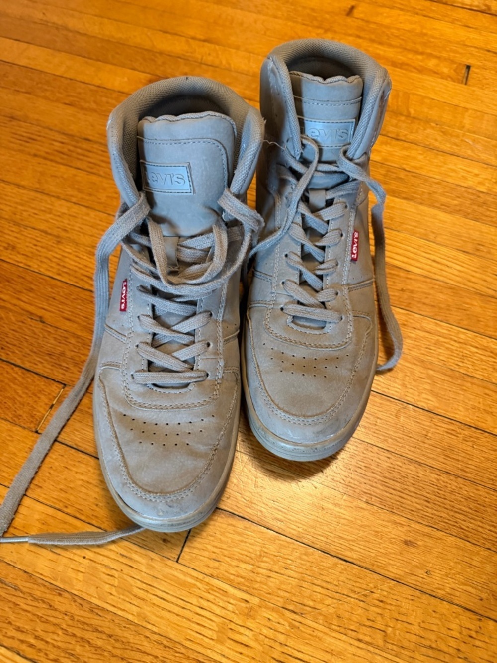 Levi Drive Hi- High-Top Sneakers in Gray Suede